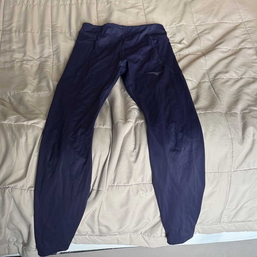 Mizuno performance size small navy leggings!
